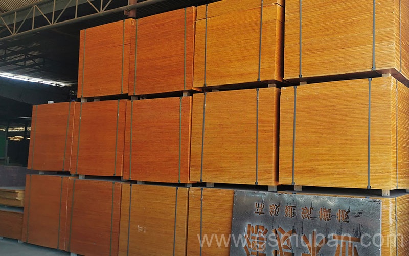 建筑模板松木好還是桉木好?好廠(chǎng)家鑄造好模板