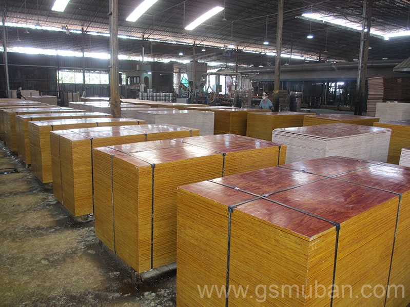 紅板多少錢一塊?哪種木質(zhì)建筑紅板性價比高