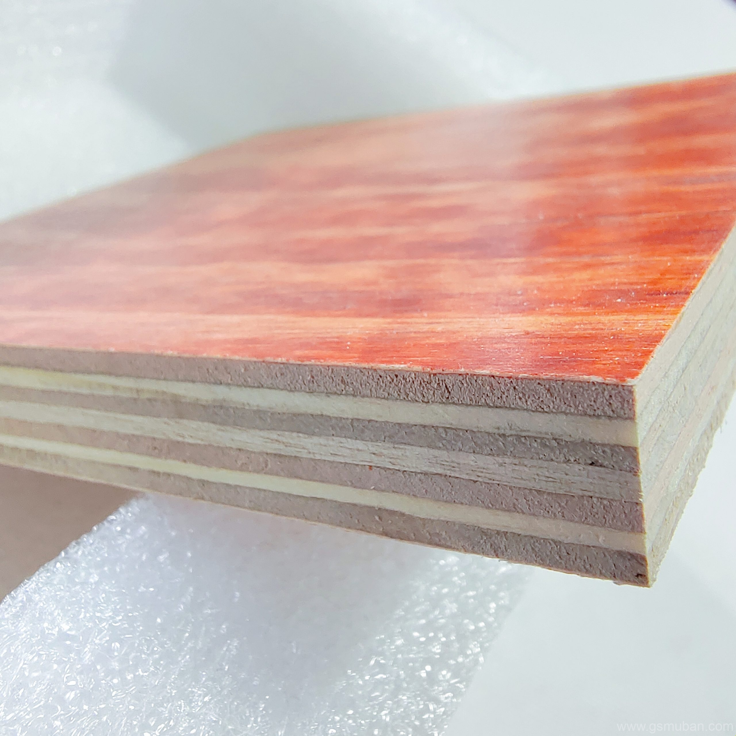 優(yōu) 質(zhì)建筑模板廠(chǎng)家推薦：如何選擇高性?xún)r(jià)比施工材料？